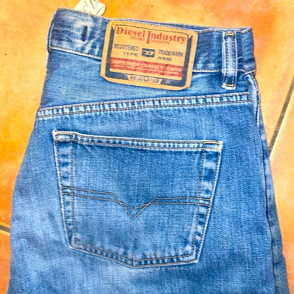 Men’s Vintage DIESEL DARK blue jeans in size W 34 L32 Like NEW! 90’s 00’s 2004